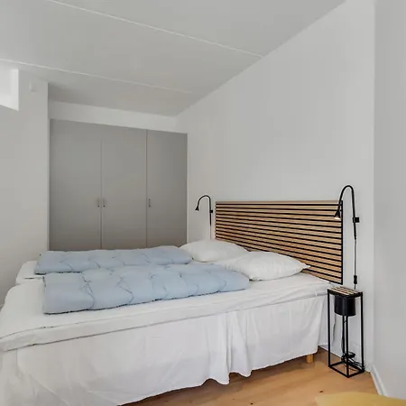 Apartment Bad, Lejl, 15 *