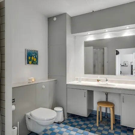 Bad, Lejl, 15 Apartment *